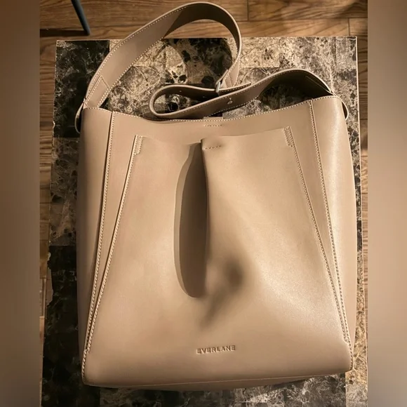 Everlane Studio Shoulder Bag in PORCINI TAUPE - Picture 4 of 6
